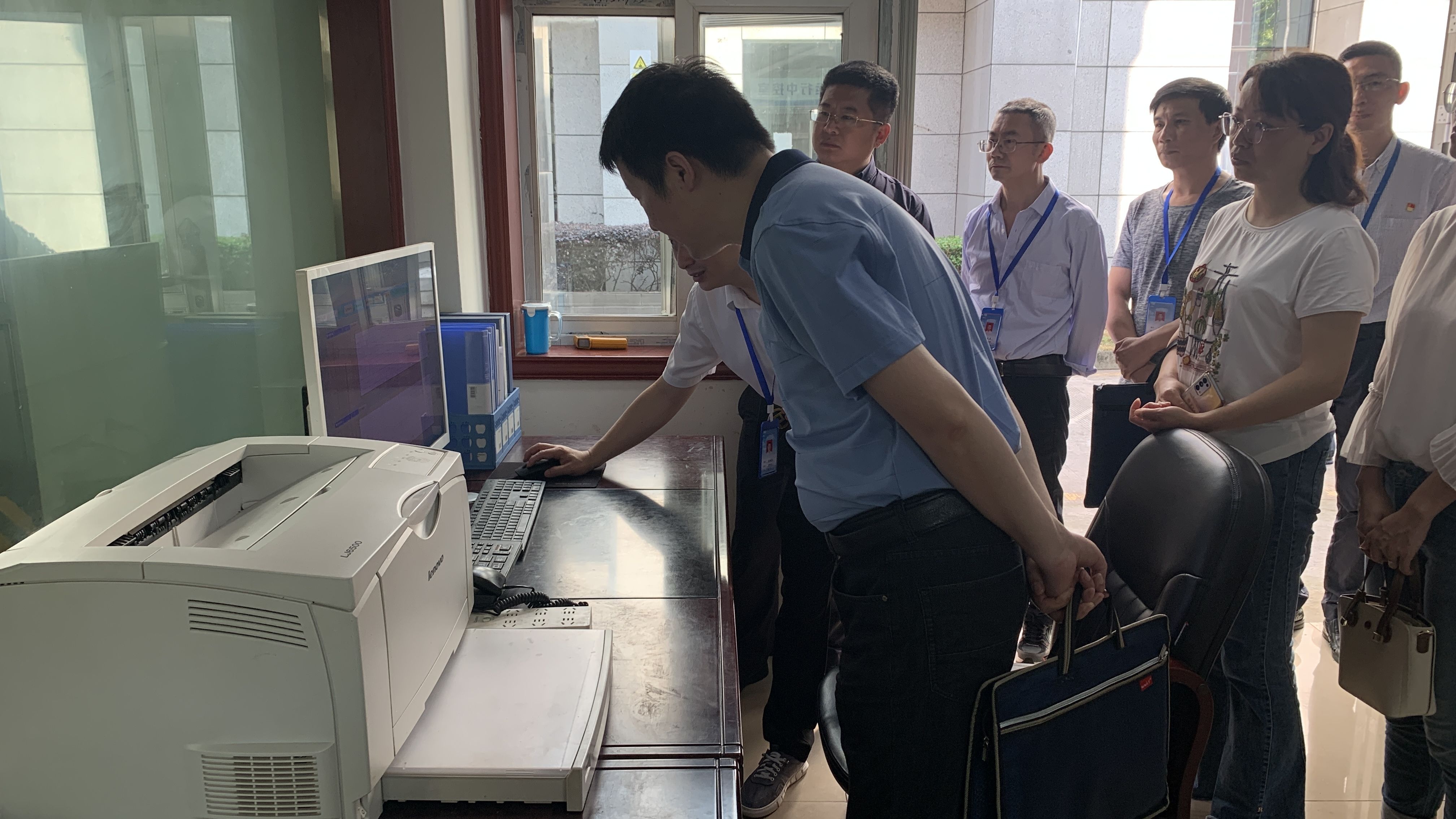 市公服集團黨委委員、監事會主席周威帶隊調研清源水務公司